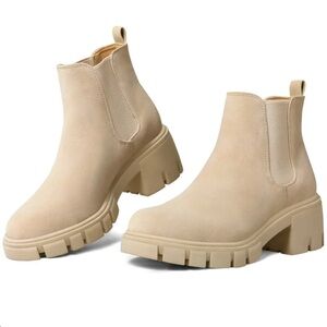 Chelsea boots - ankle boots with lug soles Size 8.5